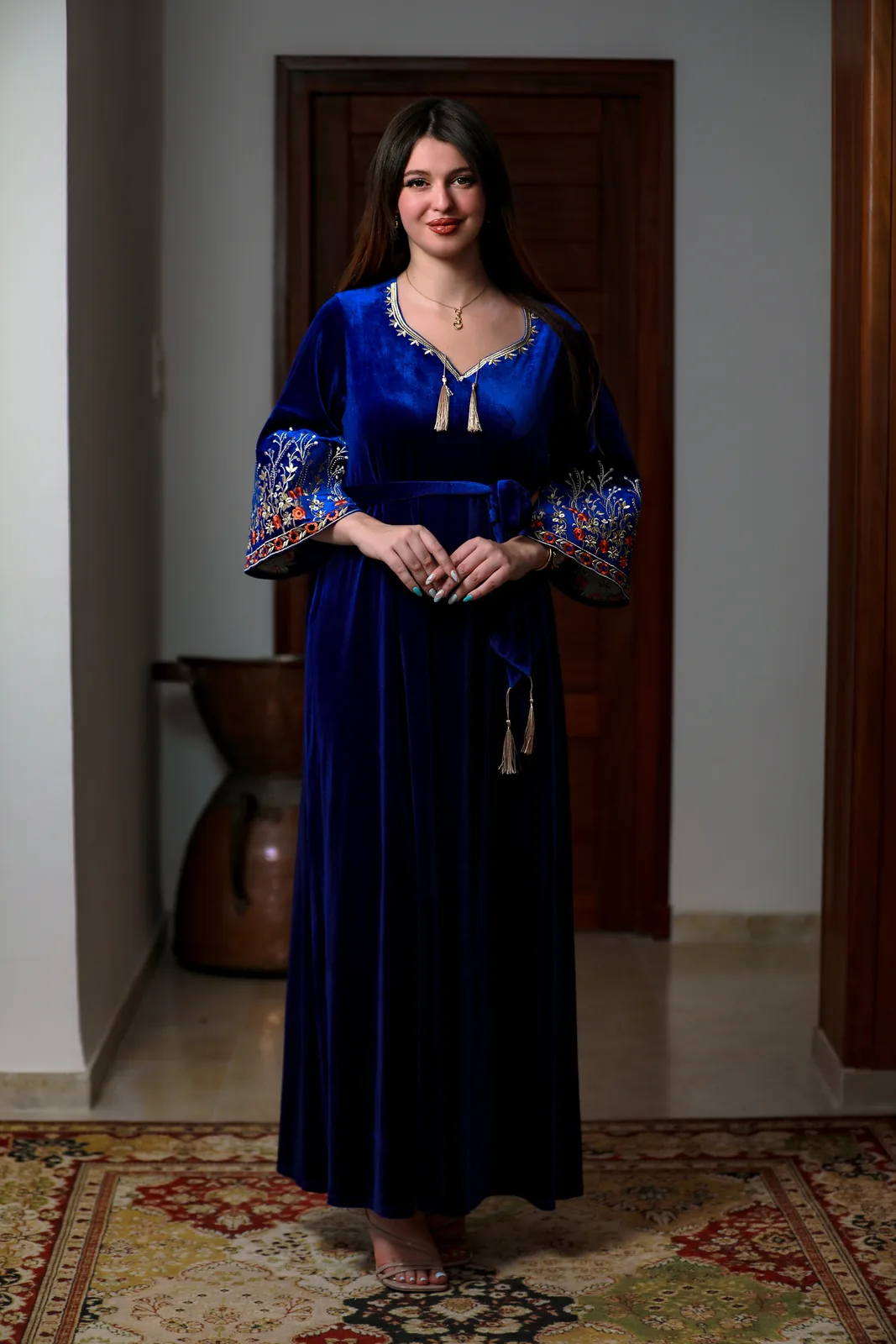 جبة قطيفة Royal Blue كود 32