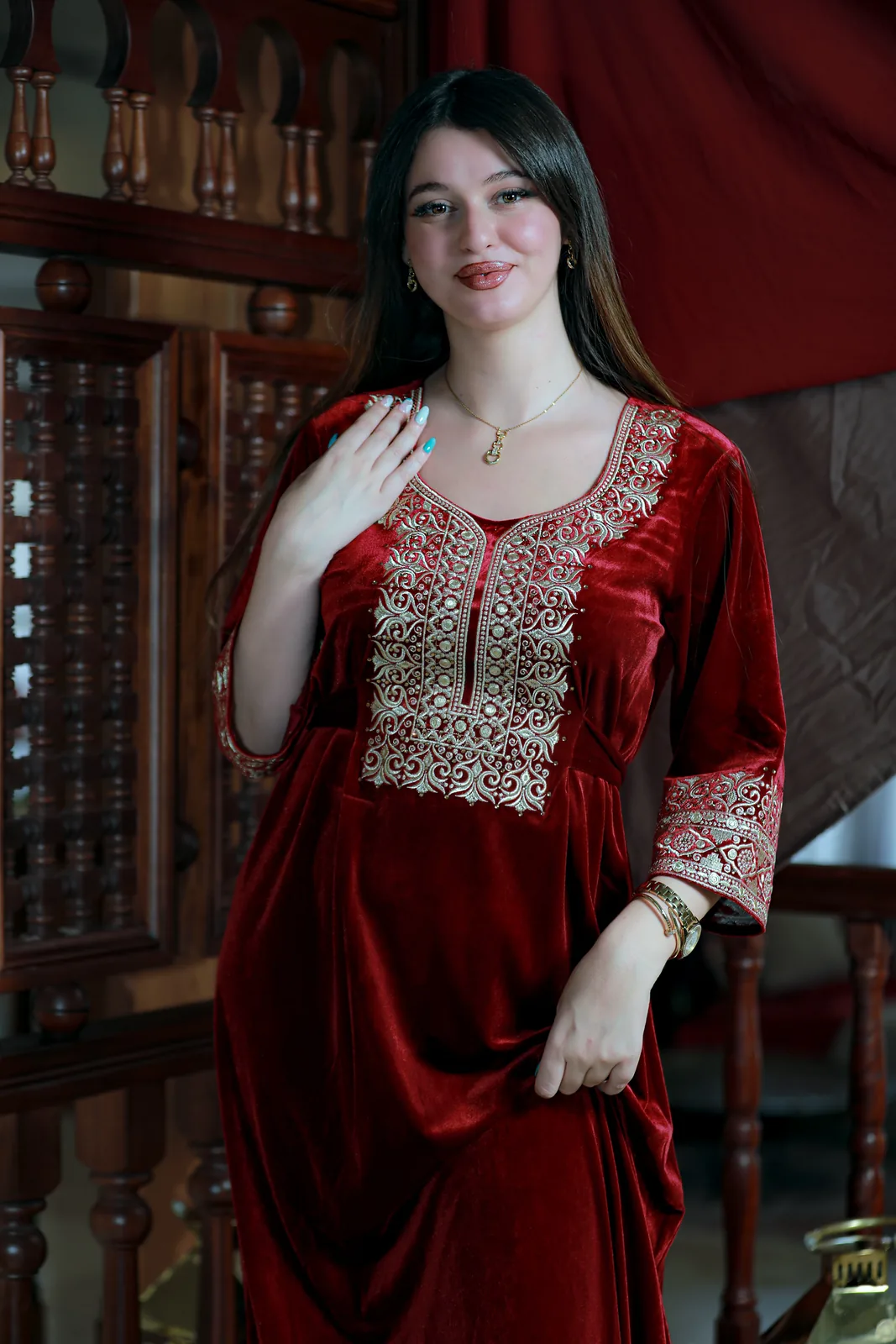 جبة قطيفة Rouge كود 37