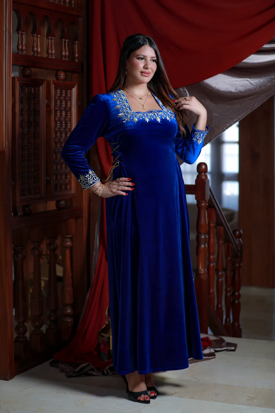جبة قطيفة Royal Blue كود 35