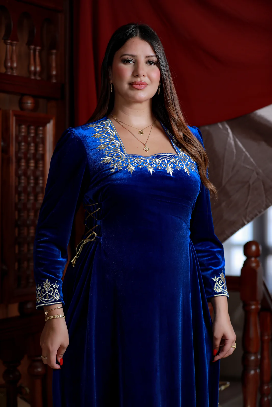 جبة قطيفة Royal Blue كود 35