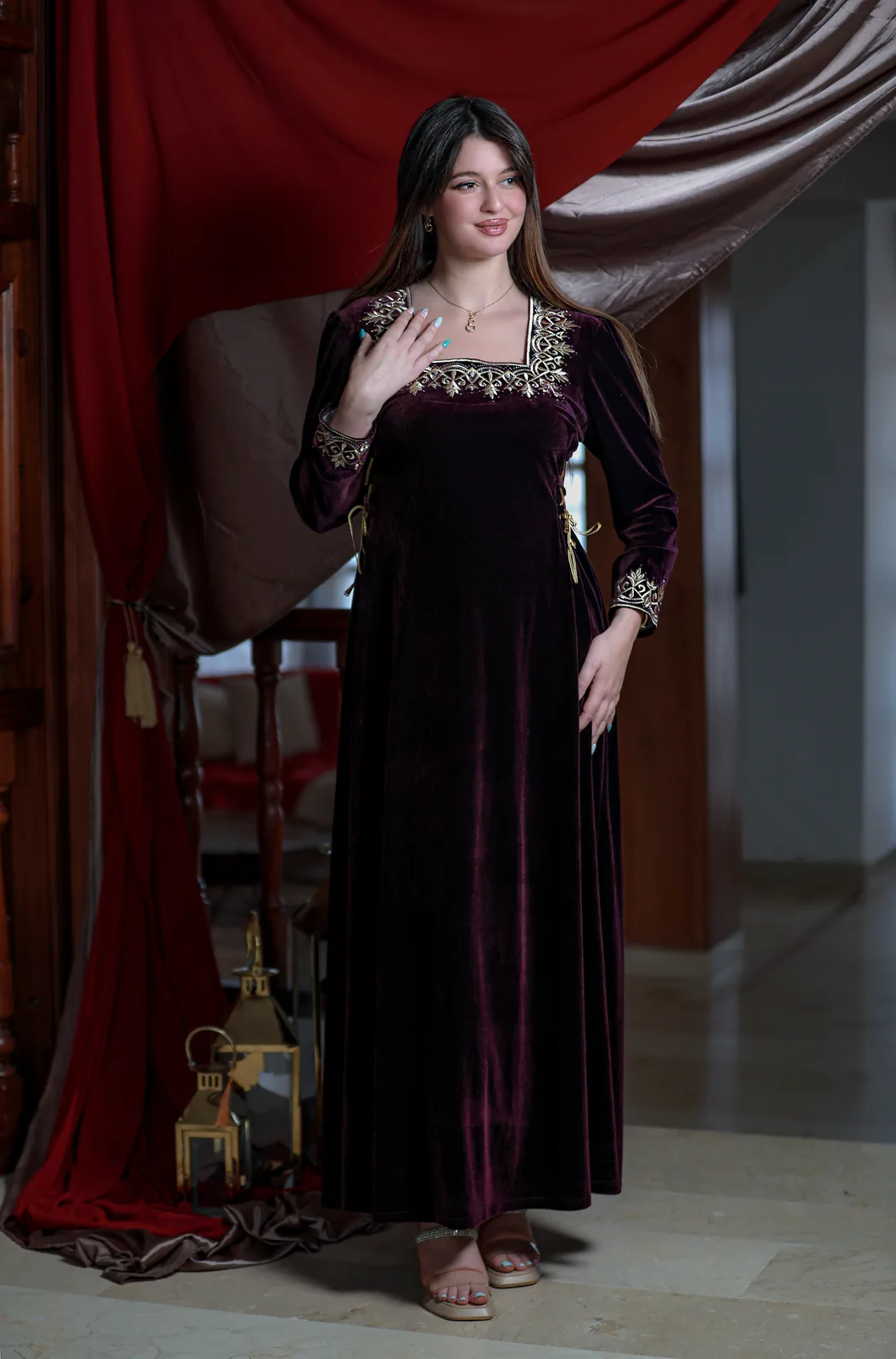 جبة قطيفة Aubergine كود 35