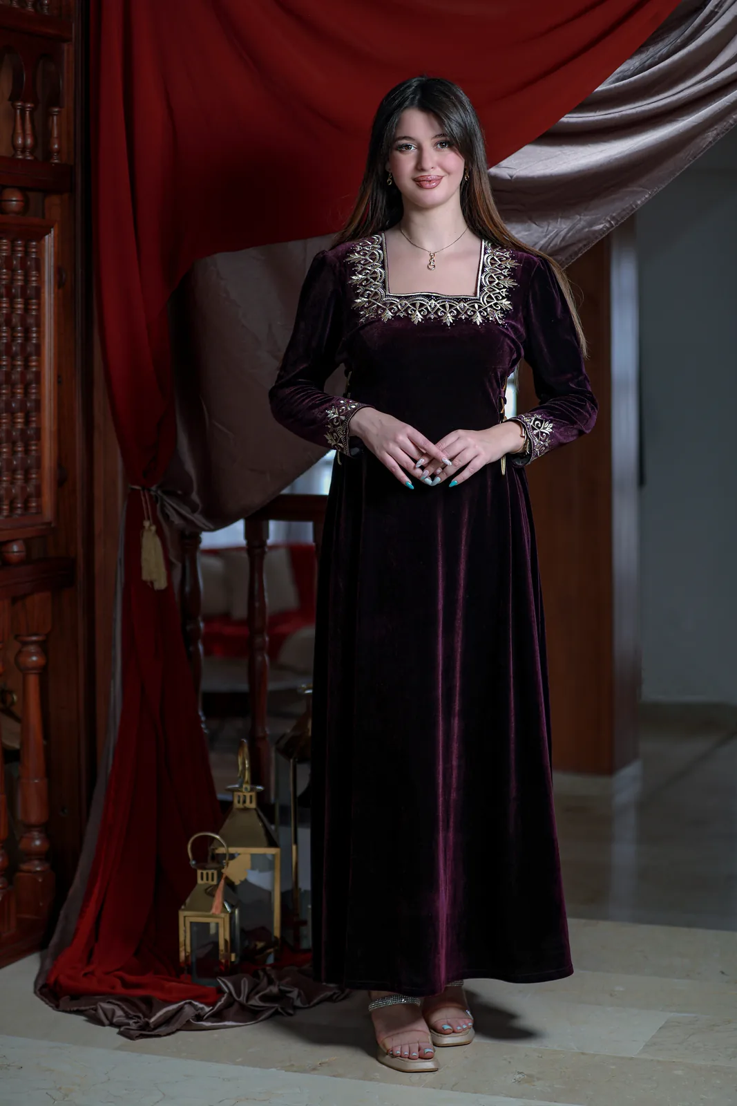 جبة قطيفة Aubergine كود 35