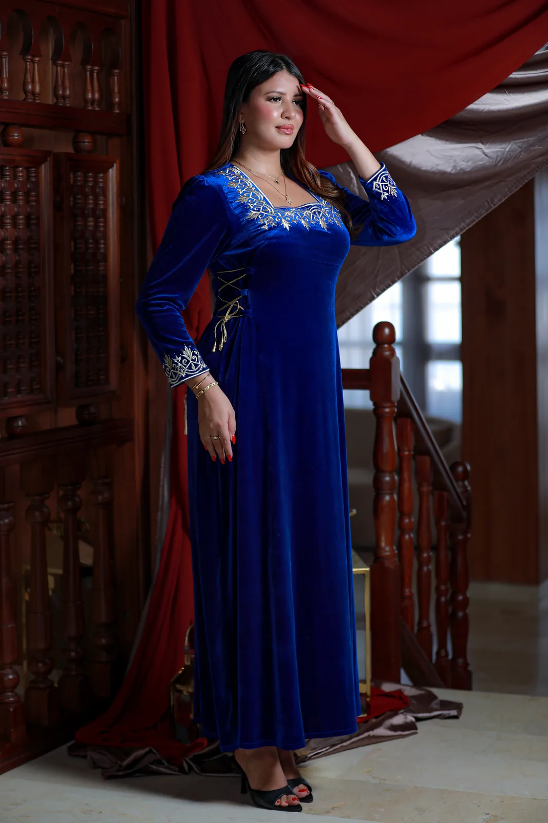 جبة قطيفة Royal Blue كود 35