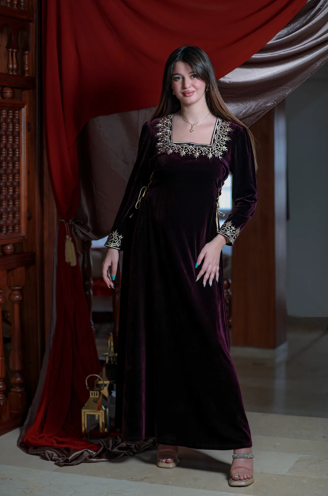 جبة قطيفة Aubergine كود 35