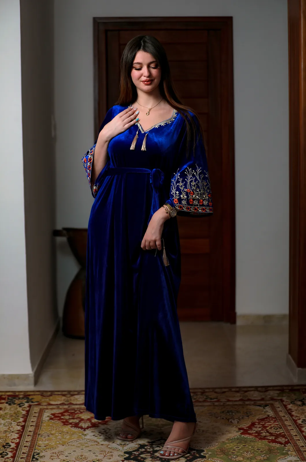 جبة قطيفة Royal Blue كود 32